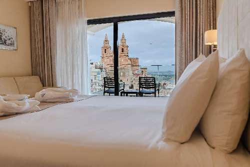 Malta hotel-maritim-deluxe-family-suite-vista.jpg