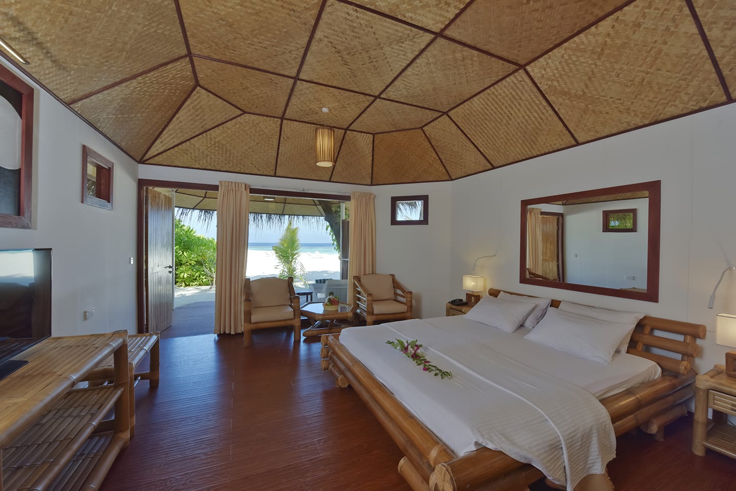 Thulhagiri Island Resort atb-thulhagiri-island-standard-deluxe2.jpg