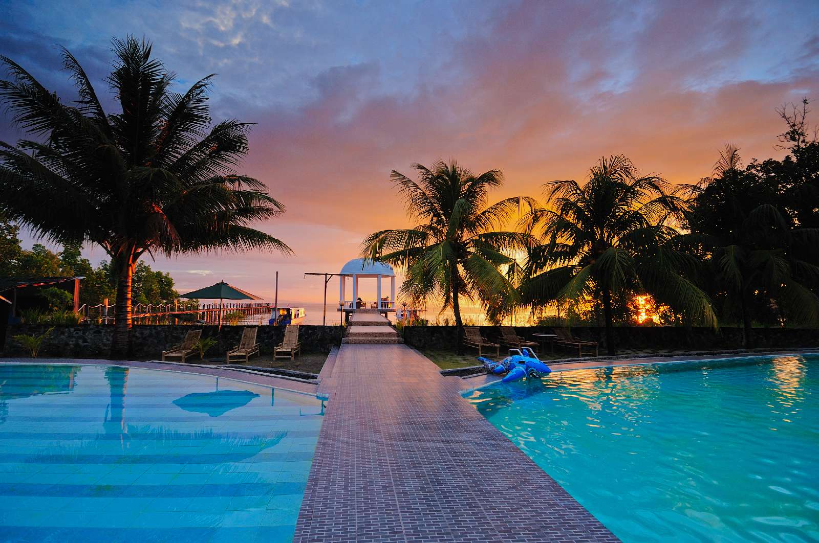Thalassa Dive Resort - Manado pool-1.jpg