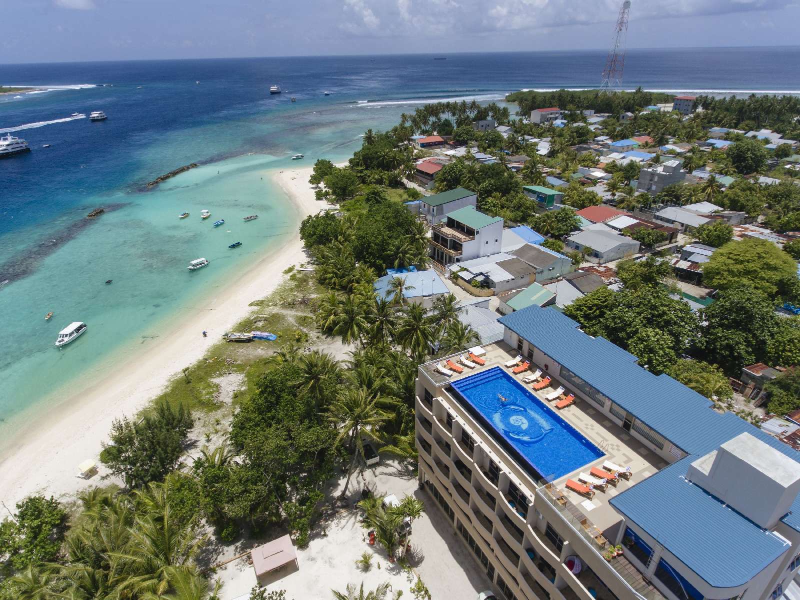 Hotel Season Paradise atb-season-paradise-maldives-9.jpg